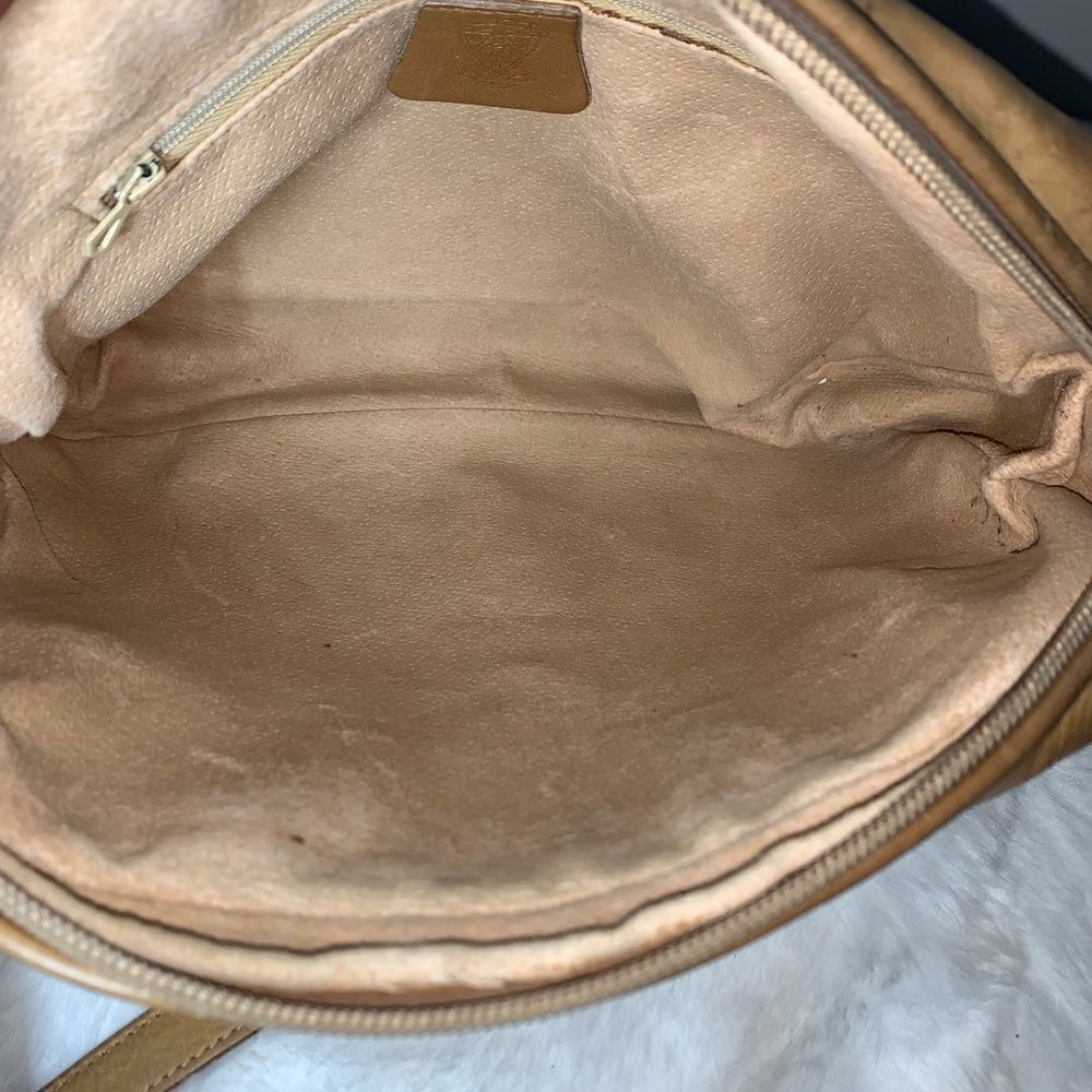 Authentic Vintage Gucci GG Logo Shoulder Bag - Picture 11 of 15